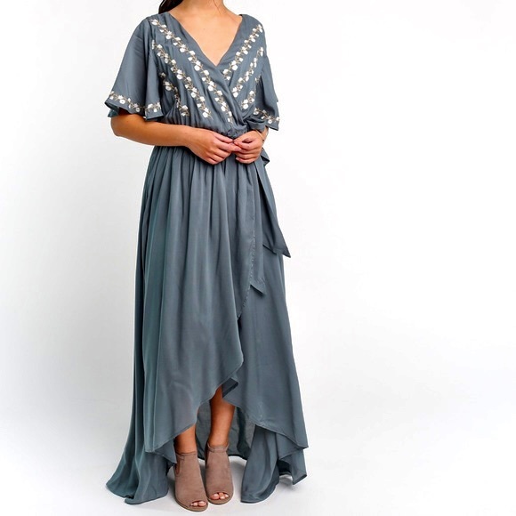 JODIFL Dresses & Skirts - EUC Jodifl Faux Wrap Bell Sleeve Embroidered Dress